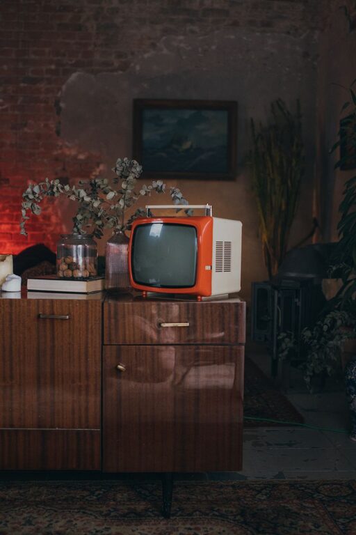 Powrót do kuchni retro: przepisy i sprzęty z lat 60.